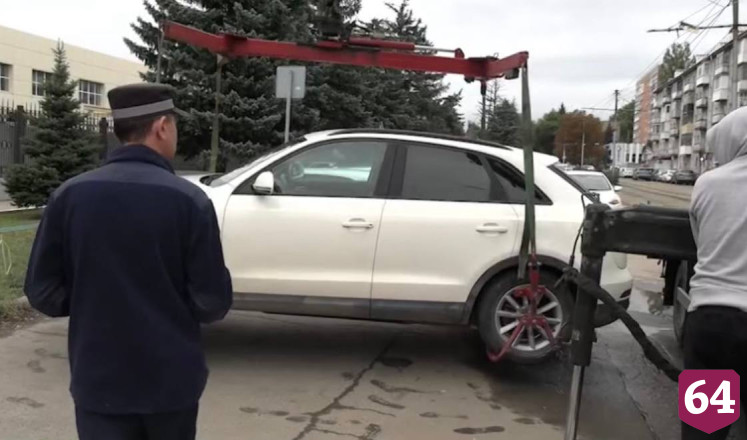 В Саратове за неправильную парковку наказали 11 тысяч водителей